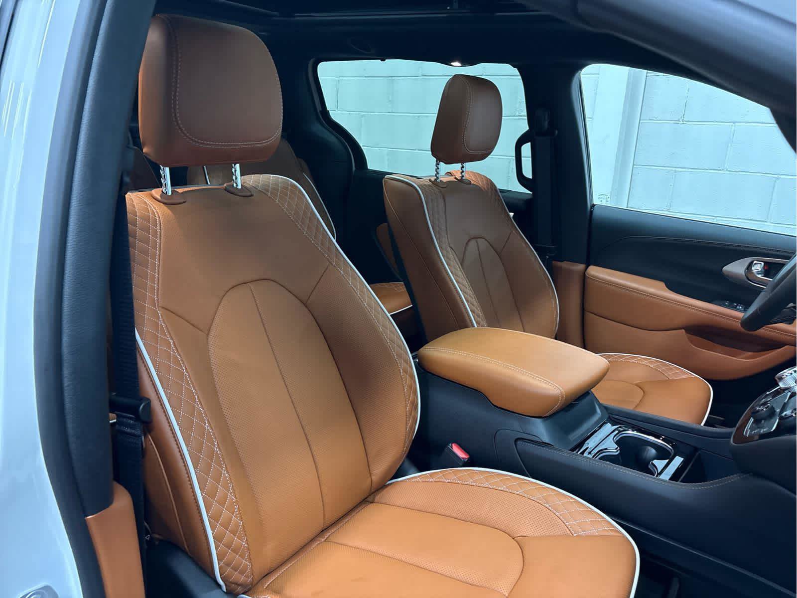 New 2026 Chrysler Pacifica Pinnacle w/ Trailer Tow Group image 36