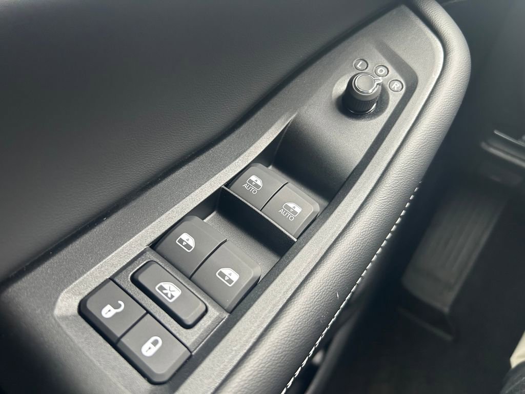 New 2025 Jeep Grand Cherokee L Altitude image 15