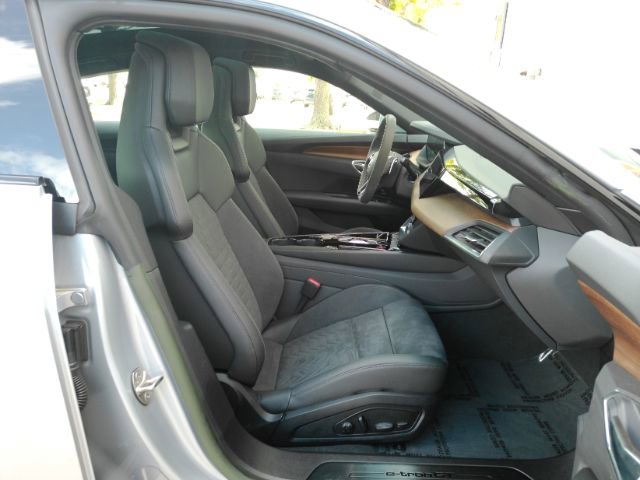 Used 2022 Audi e-tron GT Premium Plus AWD/4WD image 22