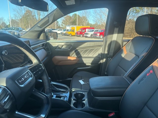 Used 2024 GMC Canyon AT4 w/ AT4 Premium Package image 9