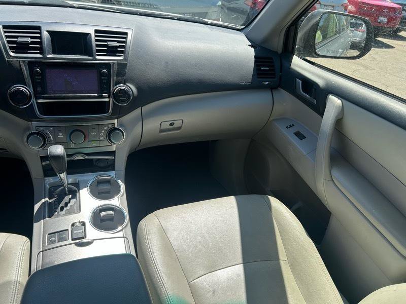 Used 2013 Toyota Highlander 4WD Hybrid image 13