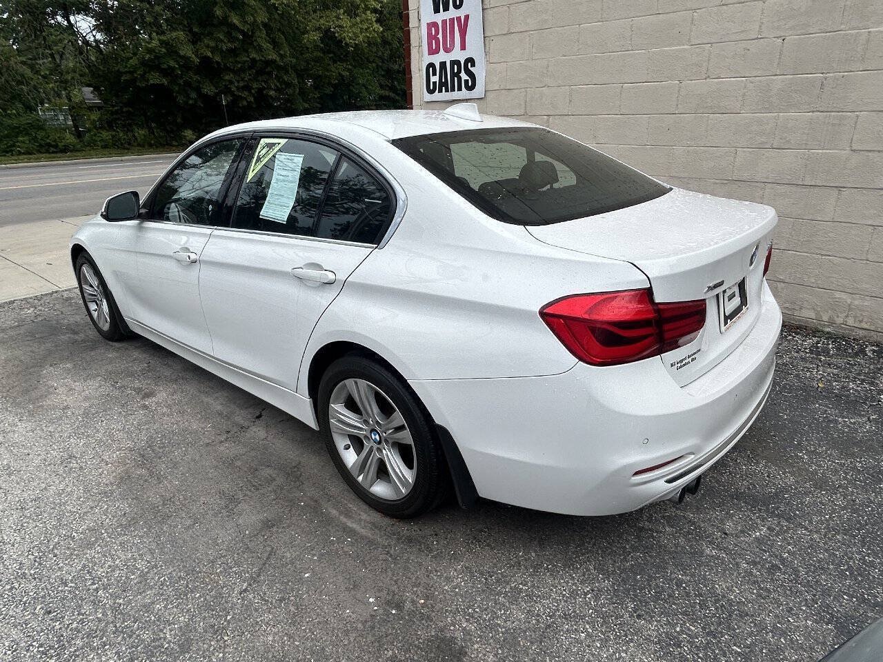 Used 2017 BMW 330i xDrive Sedan AWD/4WD image 10