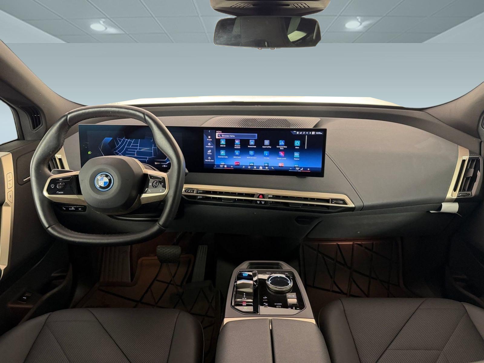 Used 2025 BMW iX xDrive50 AWD/4WD image 13