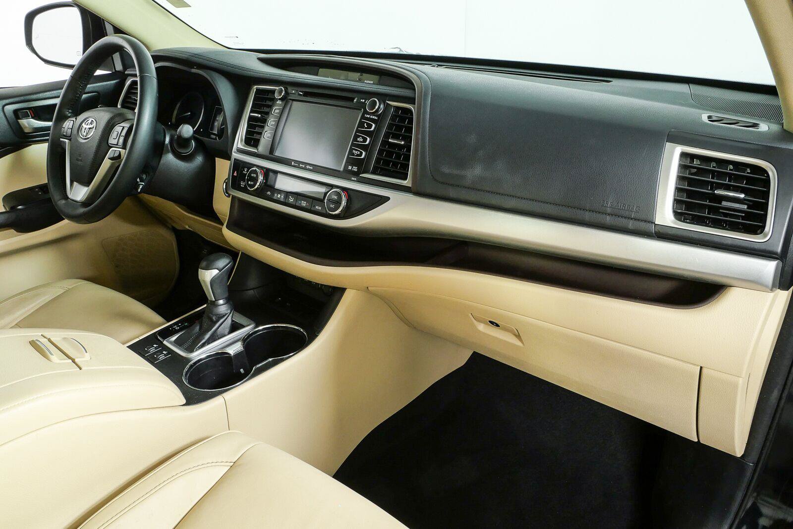 Used 2018 Toyota Highlander XLE FWD image 23