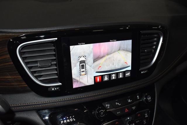Used 2022 Chrysler Pacifica Pinnacle image 16