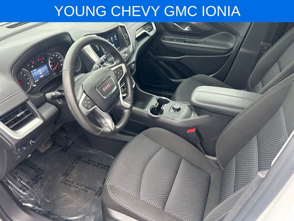 Used 2024 GMC Terrain SLE image 8