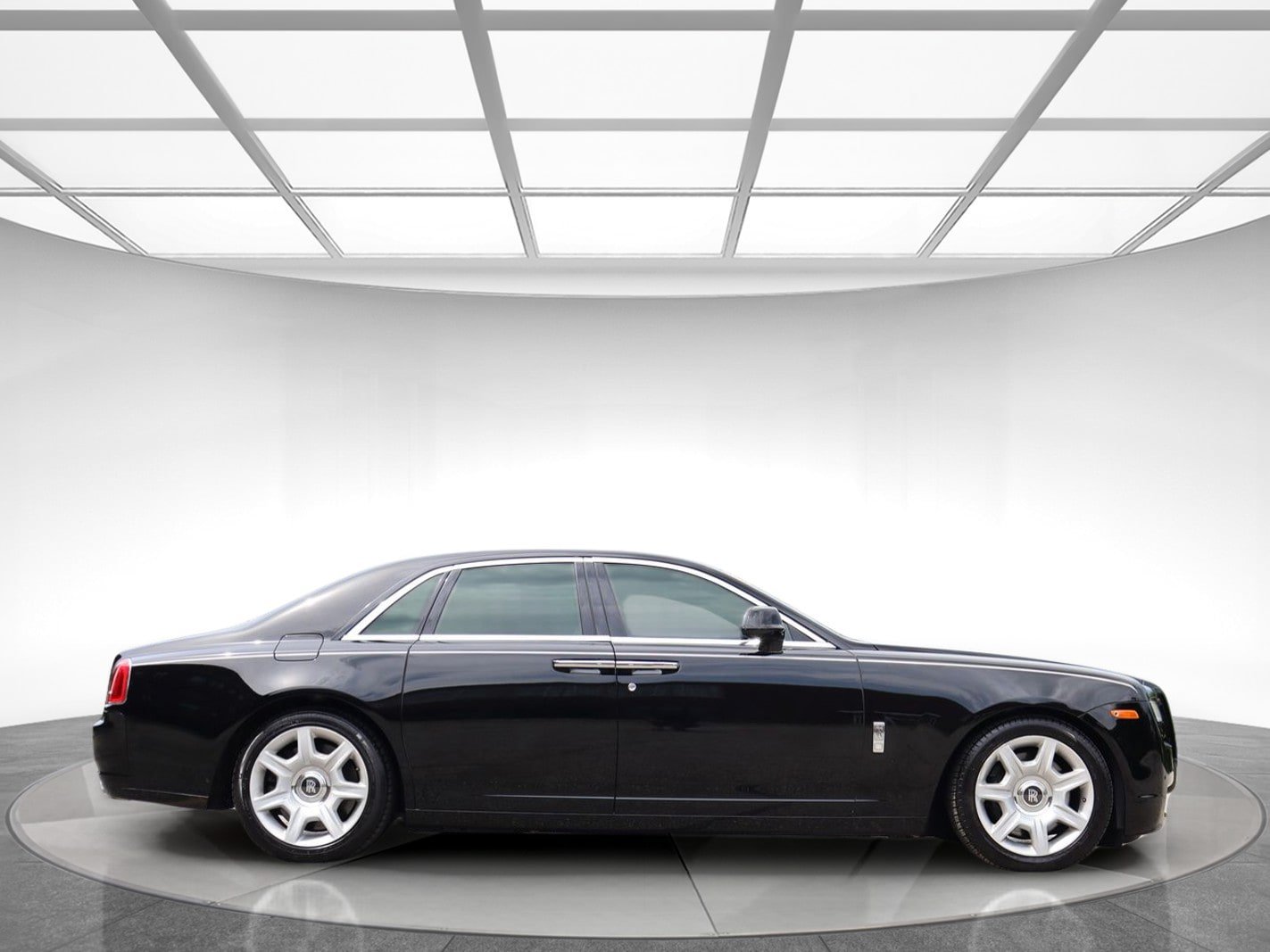 Used 2012 Rolls-Royce Ghost RWD image 5