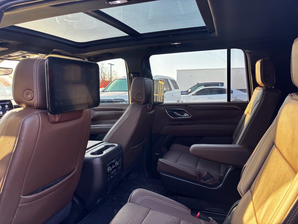 Used 2021 Chevrolet Suburban High Country AWD/4WD image 10