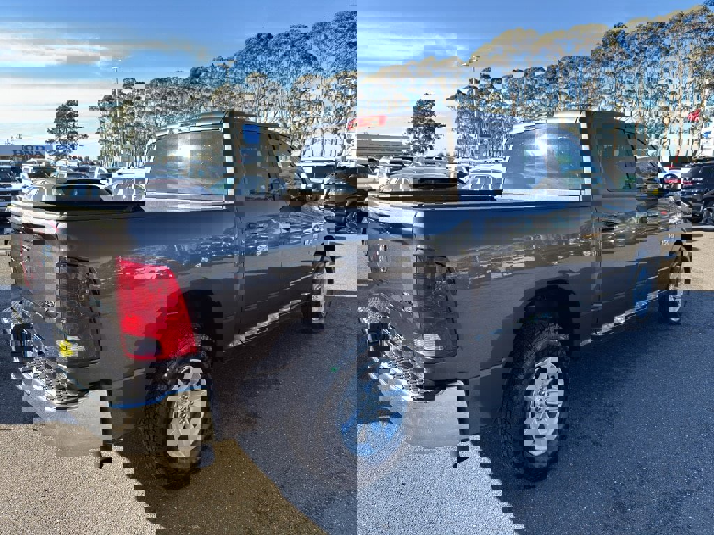 Used 2021 RAM 1500 Classic SLT image 7