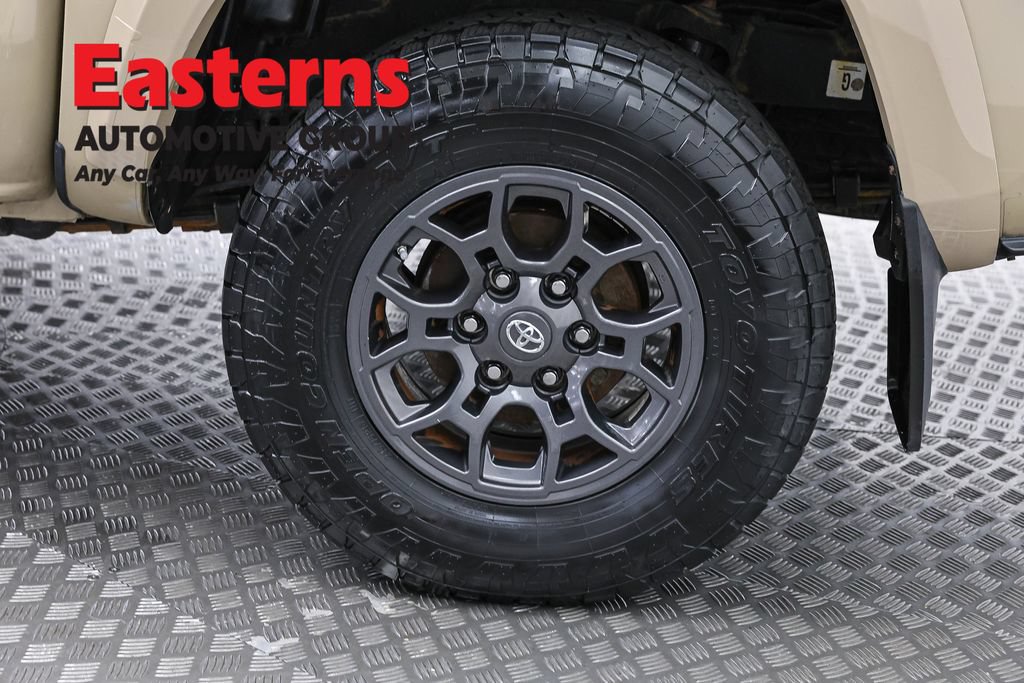 Used 2018 Toyota Tacoma SR5 AWD/4WD image 31