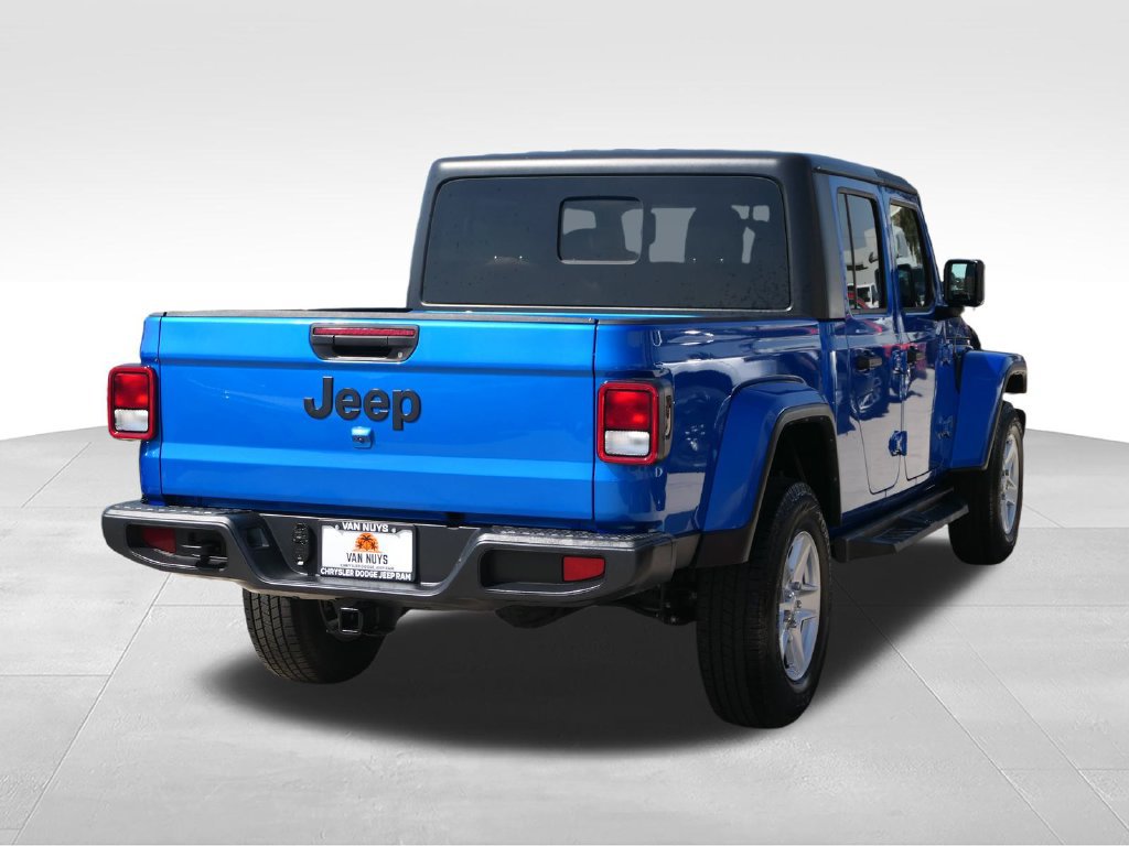Certified 2023 Jeep Gladiator Sport AWD/4WD image 2
