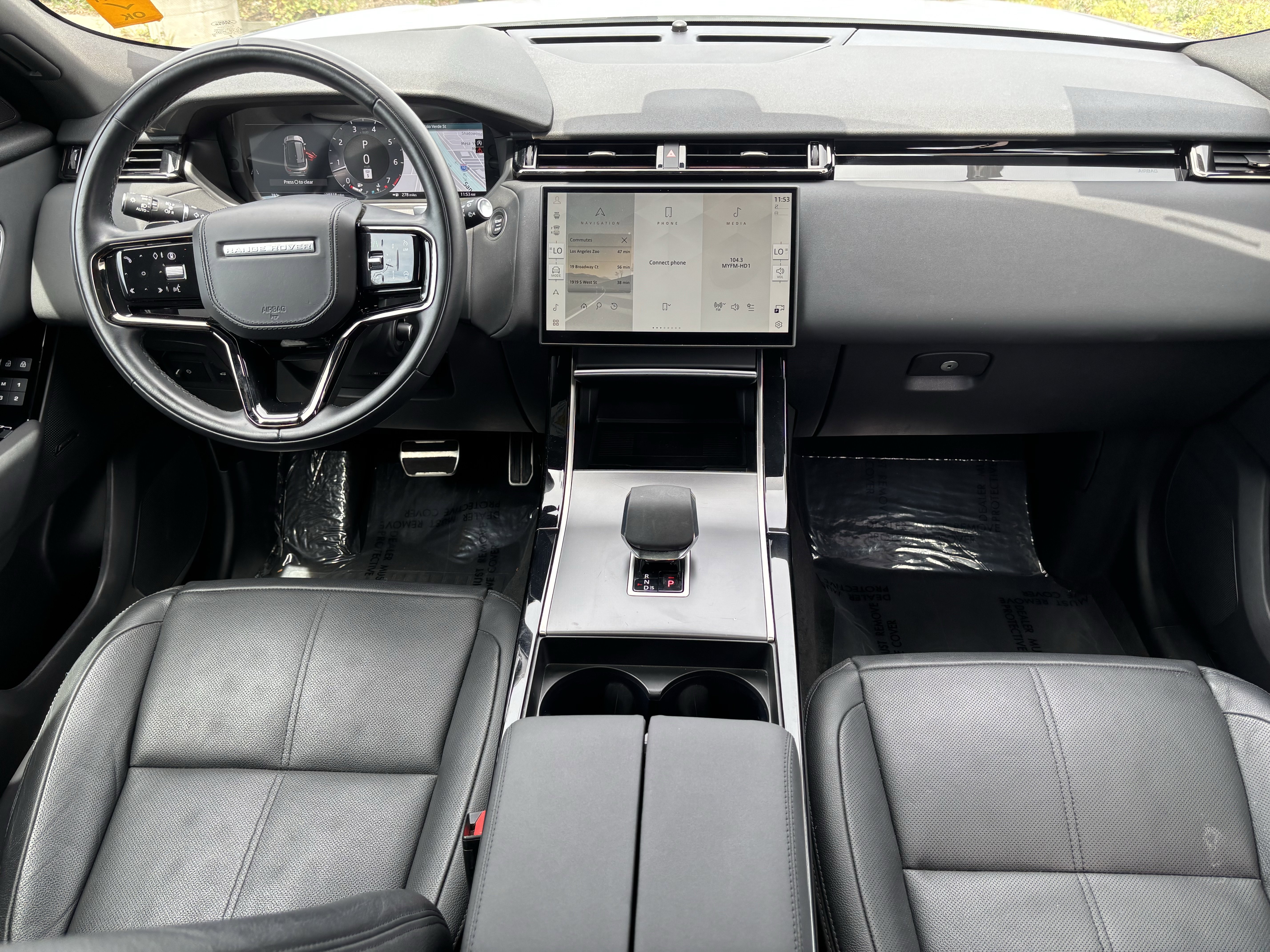 Used 2025 Land Rover Range Rover Velar Dynamic SE image 19