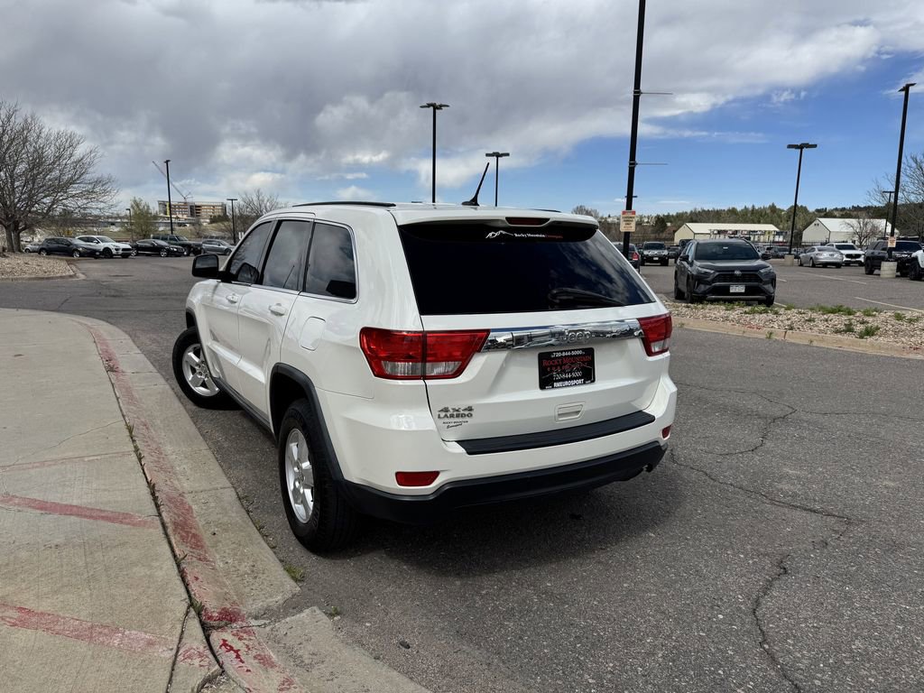 Used 2012 Jeep Grand Cherokee Laredo AWD/4WD image 6