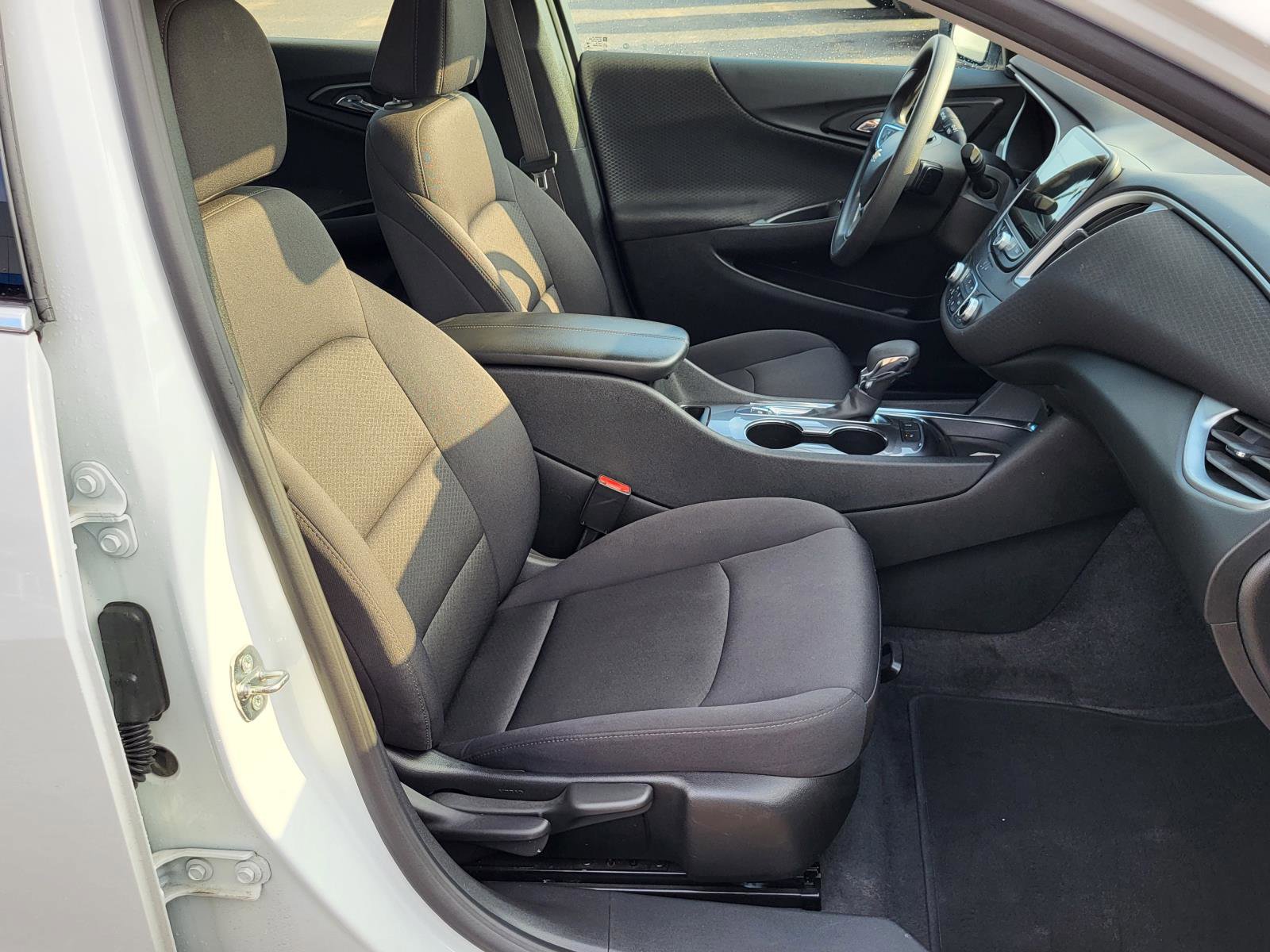 Used 2024 Chevrolet Malibu LT image 10