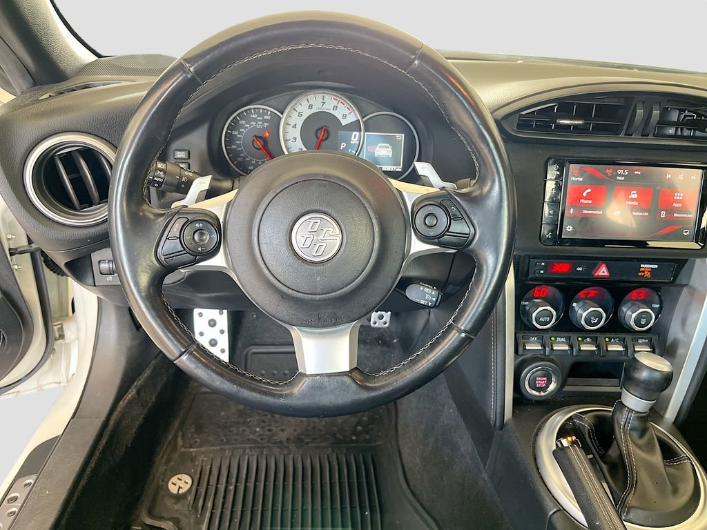 Used 2020 Toyota 86 RWD image 11