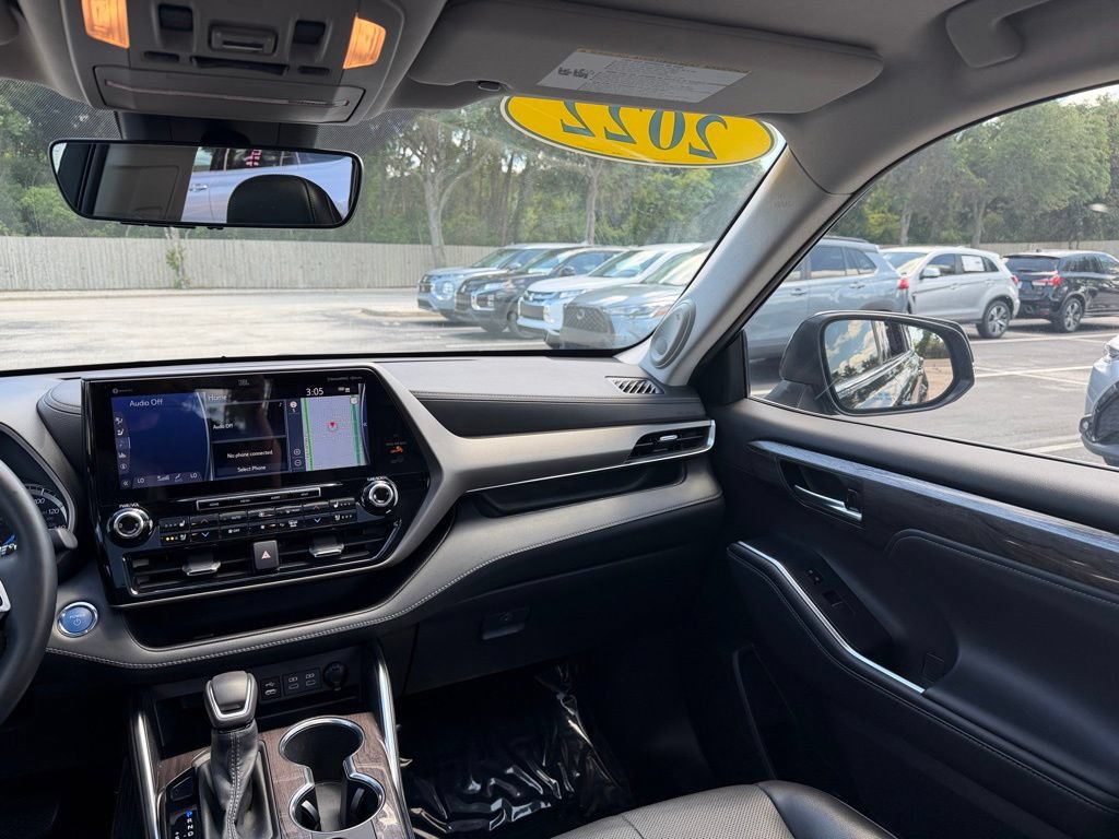 Used 2022 Toyota Highlander Limited FWD image 26