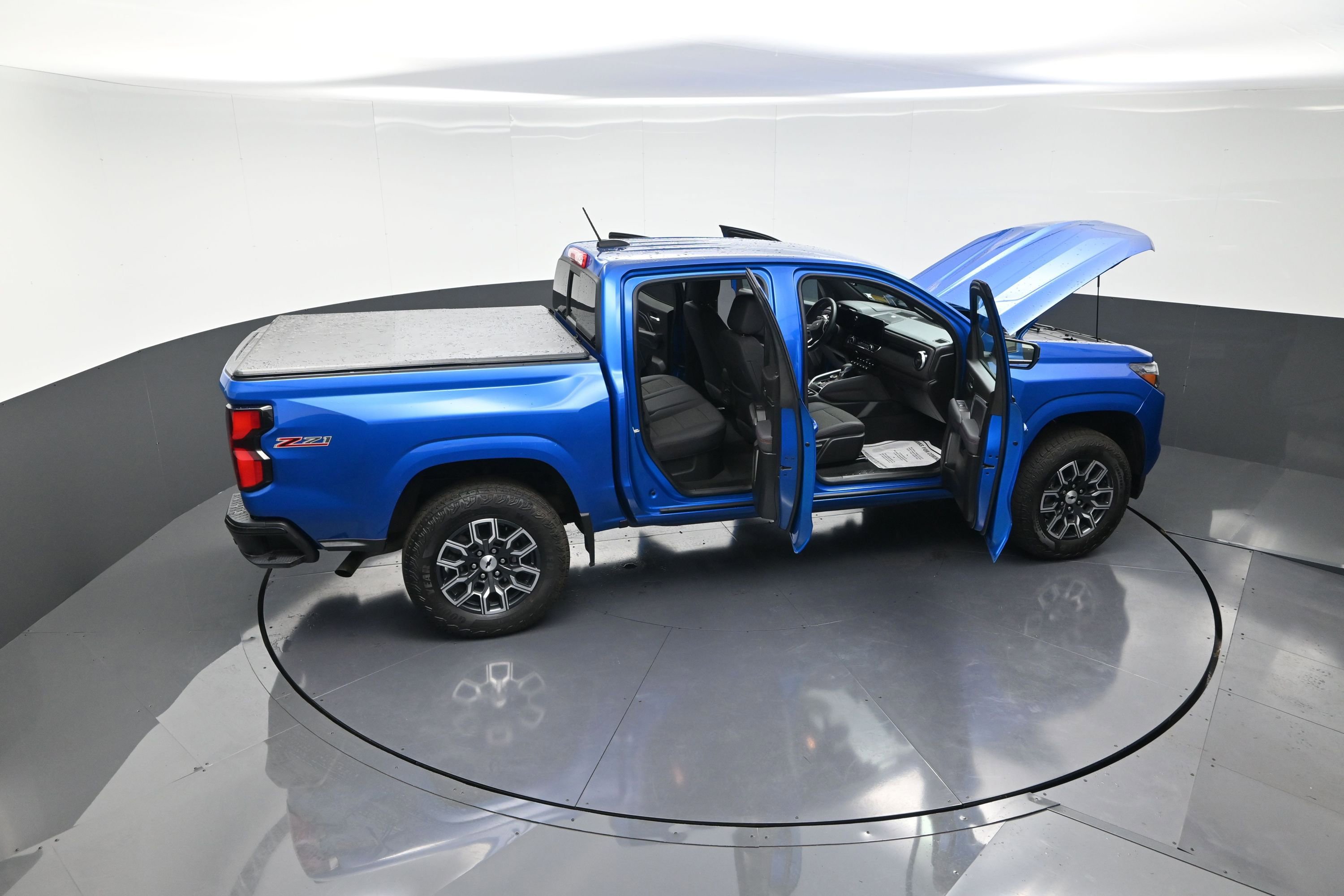 Used 2024 Chevrolet Colorado Z71 w/ Z71 Convenience Package 2 image 14