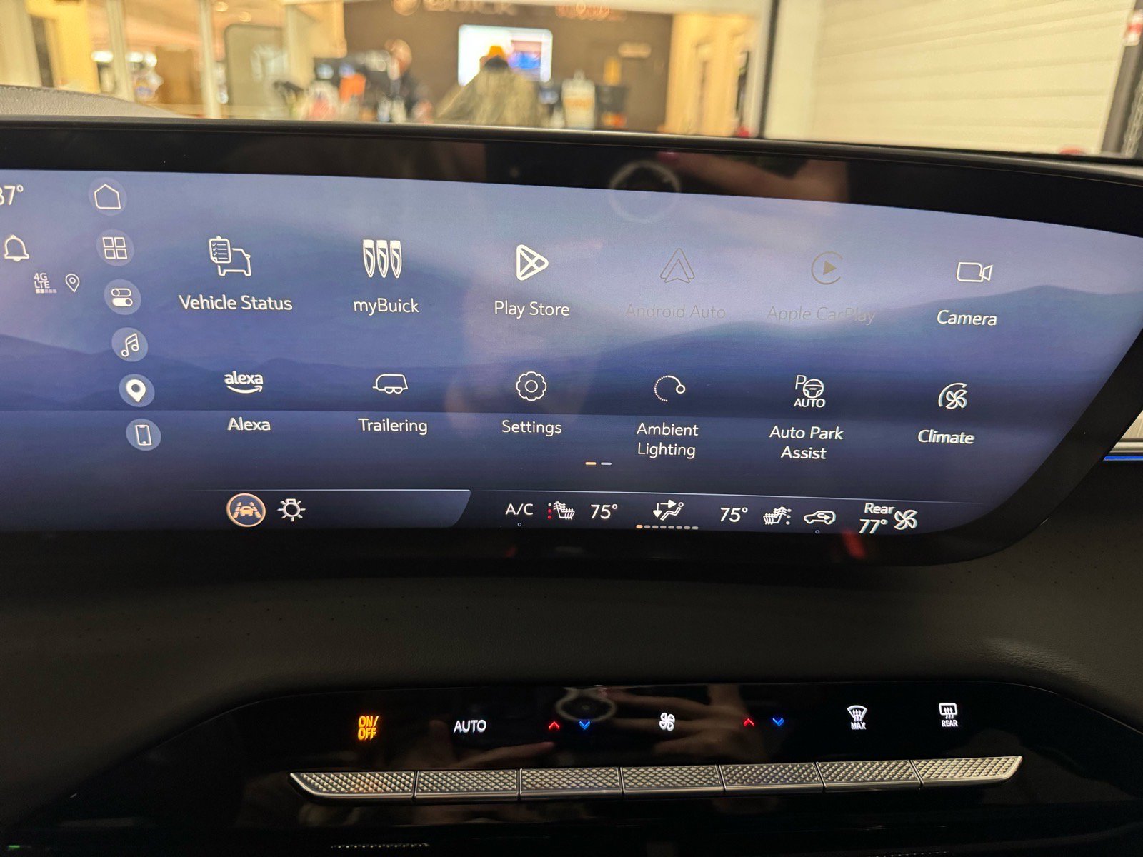 Used 2025 Buick Enclave Avenir w/ Super Cruise Package image 24