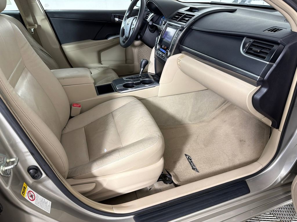 Used 2014 Toyota Camry LE FWD image 10