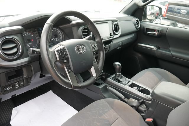Used 2018 Toyota Tacoma TRD Off-Road w/ Technology Package AWD/4WD image 15