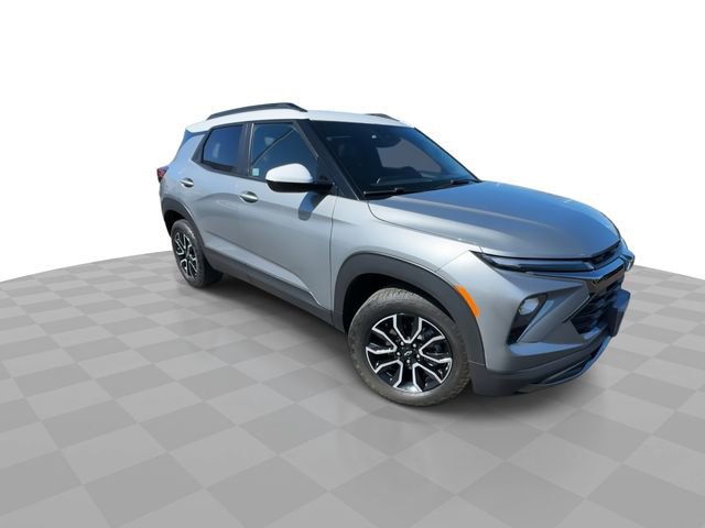 Used 2024 Chevrolet TrailBlazer ACTIV w/ Convenience Package AWD/4WD image 2