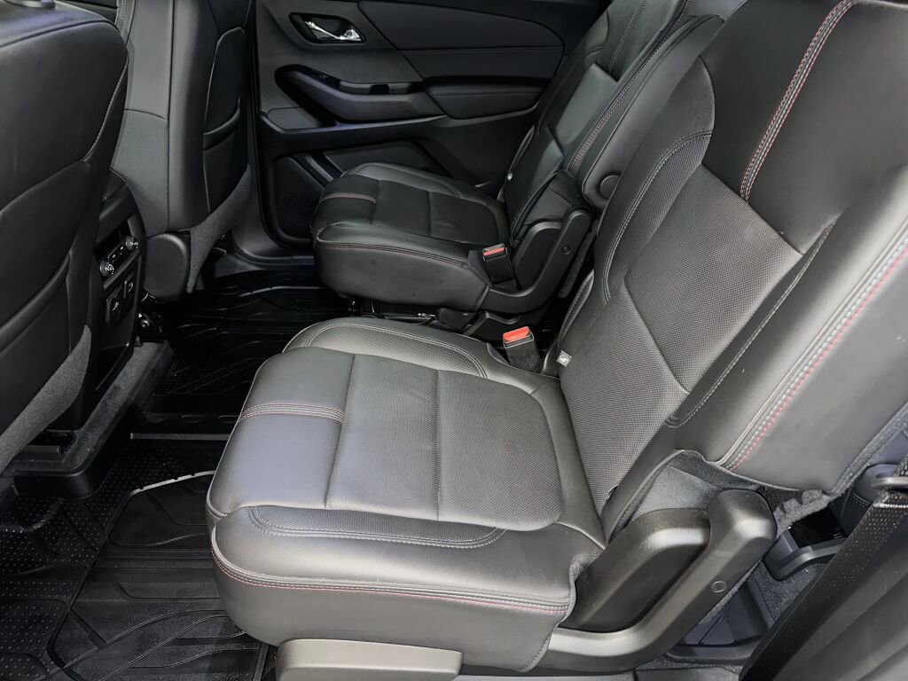 Certified 2023 Chevrolet Traverse RS w/ LPO, Floor Liner Package image 22