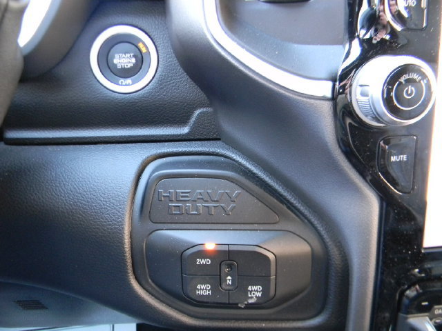 Used 2025 RAM 3500 Big Horn AWD/4WD image 15