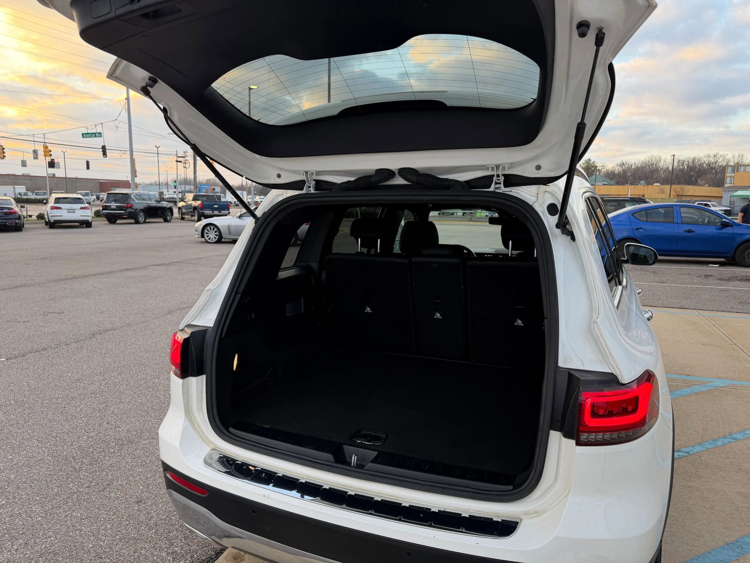 Used 2022 Mercedes-Benz GLB 250 4MATIC image 13