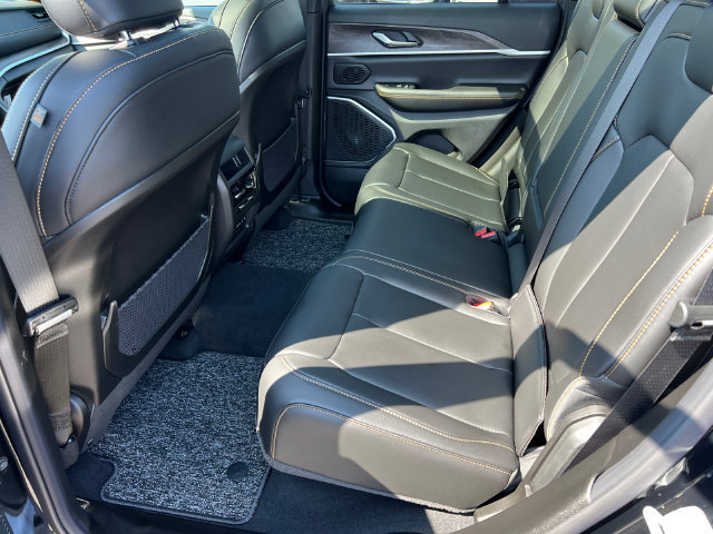 New 2026 Jeep Grand Cherokee Limited AWD/4WD image 25