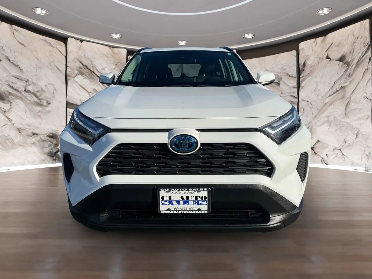 Used 2024 Toyota RAV4 LE image 8