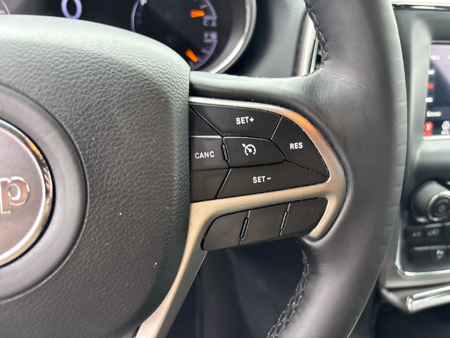 Used 2019 Jeep Grand Cherokee Laredo AWD/4WD image 18