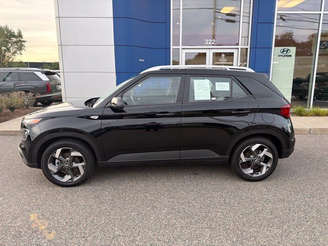 Used 2026 Hyundai Venue SEL FWD image 4