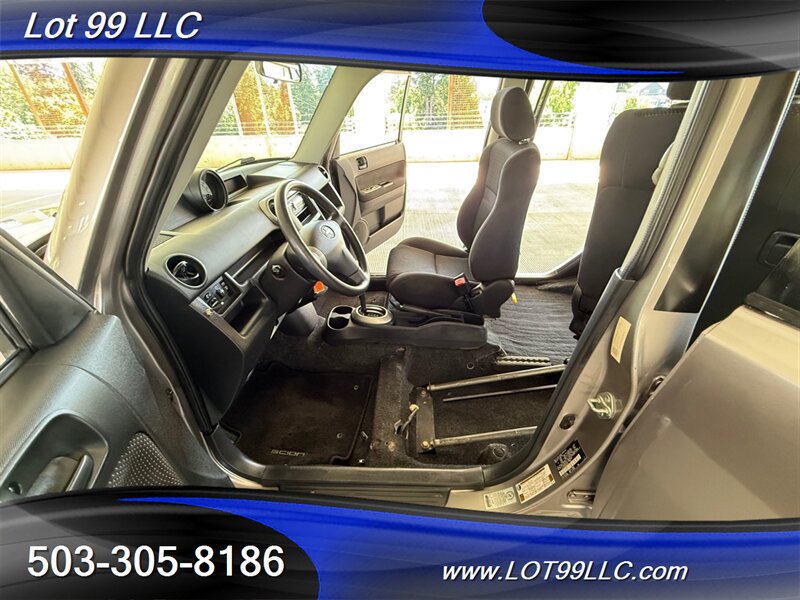 Used 2005 Scion xB FWD image 41