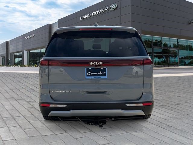 Used 2022 Kia Carnival EX FWD image 4