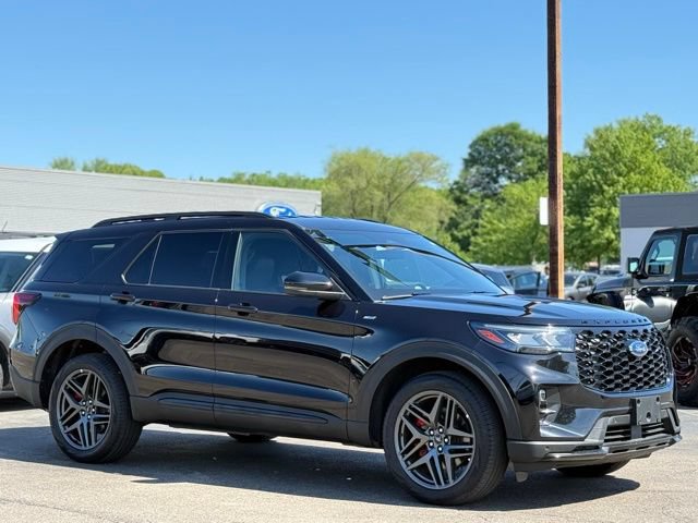 Used 2025 Ford Explorer ST-Line w/ ST-Line Street Pack AWD/4WD image 39