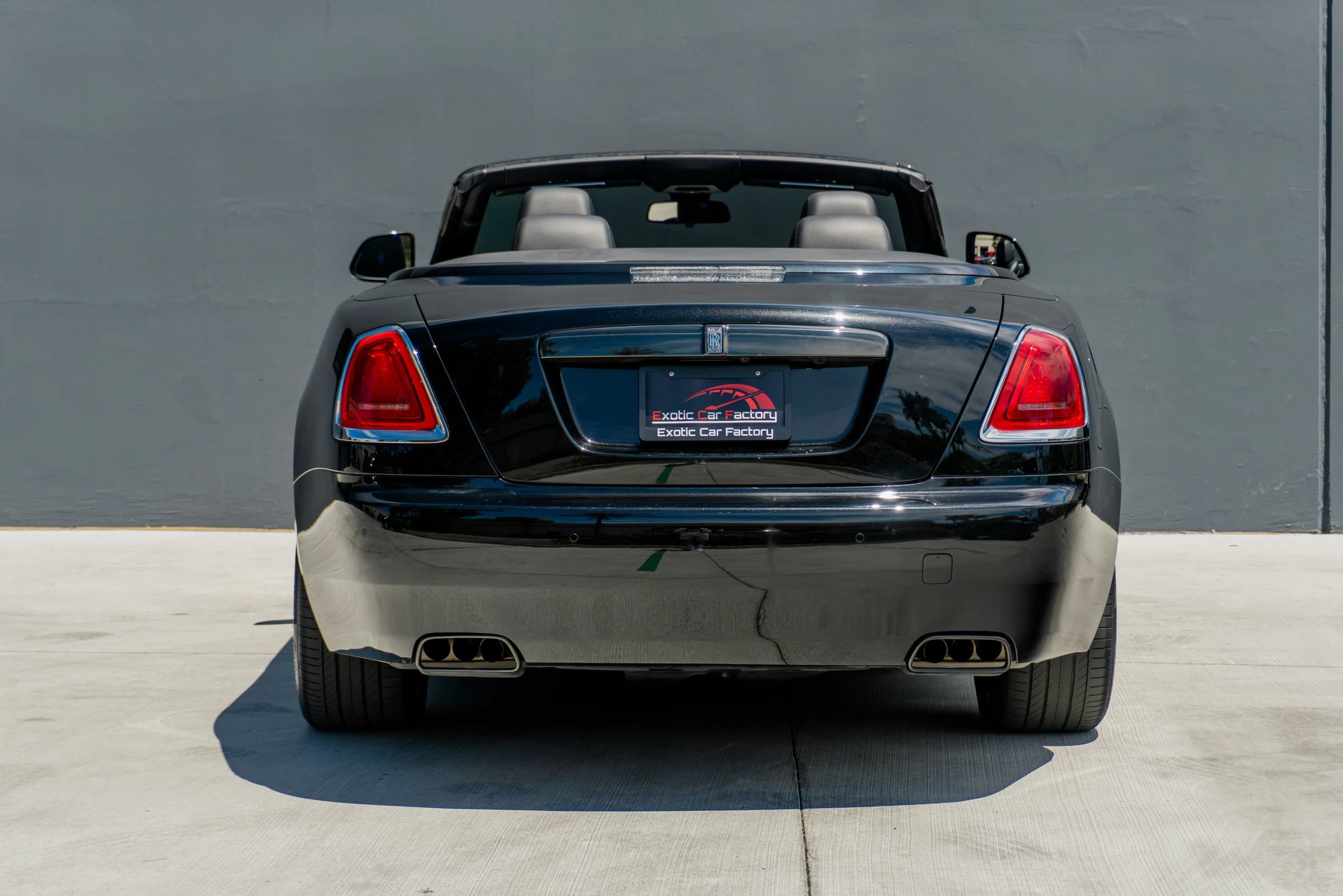 Used 2018 Rolls-Royce Dawn RWD image 9