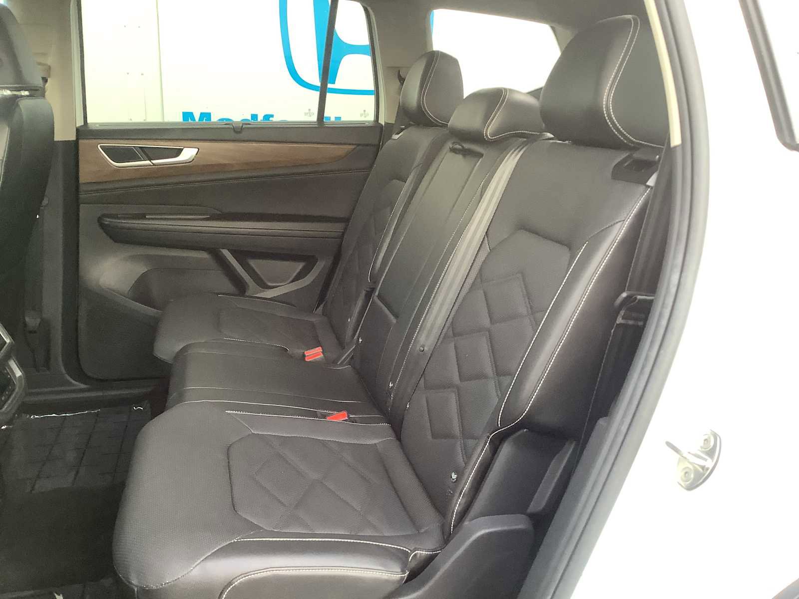 Used 2024 Volkswagen Atlas SE image 13