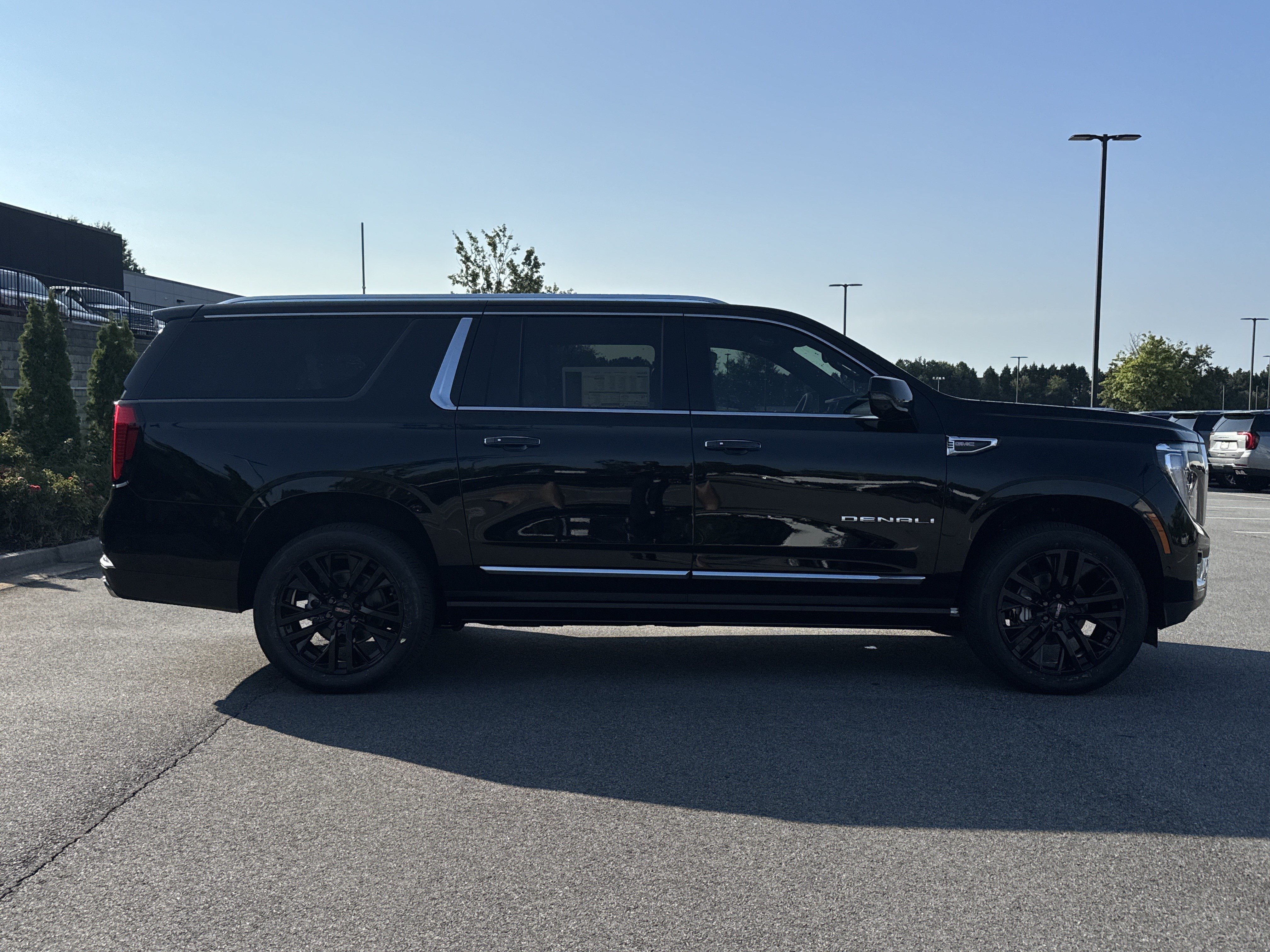 New 2026 GMC Yukon XL Denali w/ Sun & Power Step Package AWD/4WD image 11