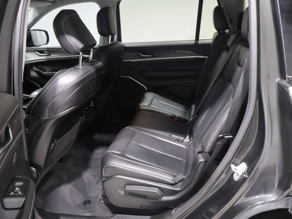 Used 2022 Jeep Grand Cherokee L Limited AWD/4WD image 17
