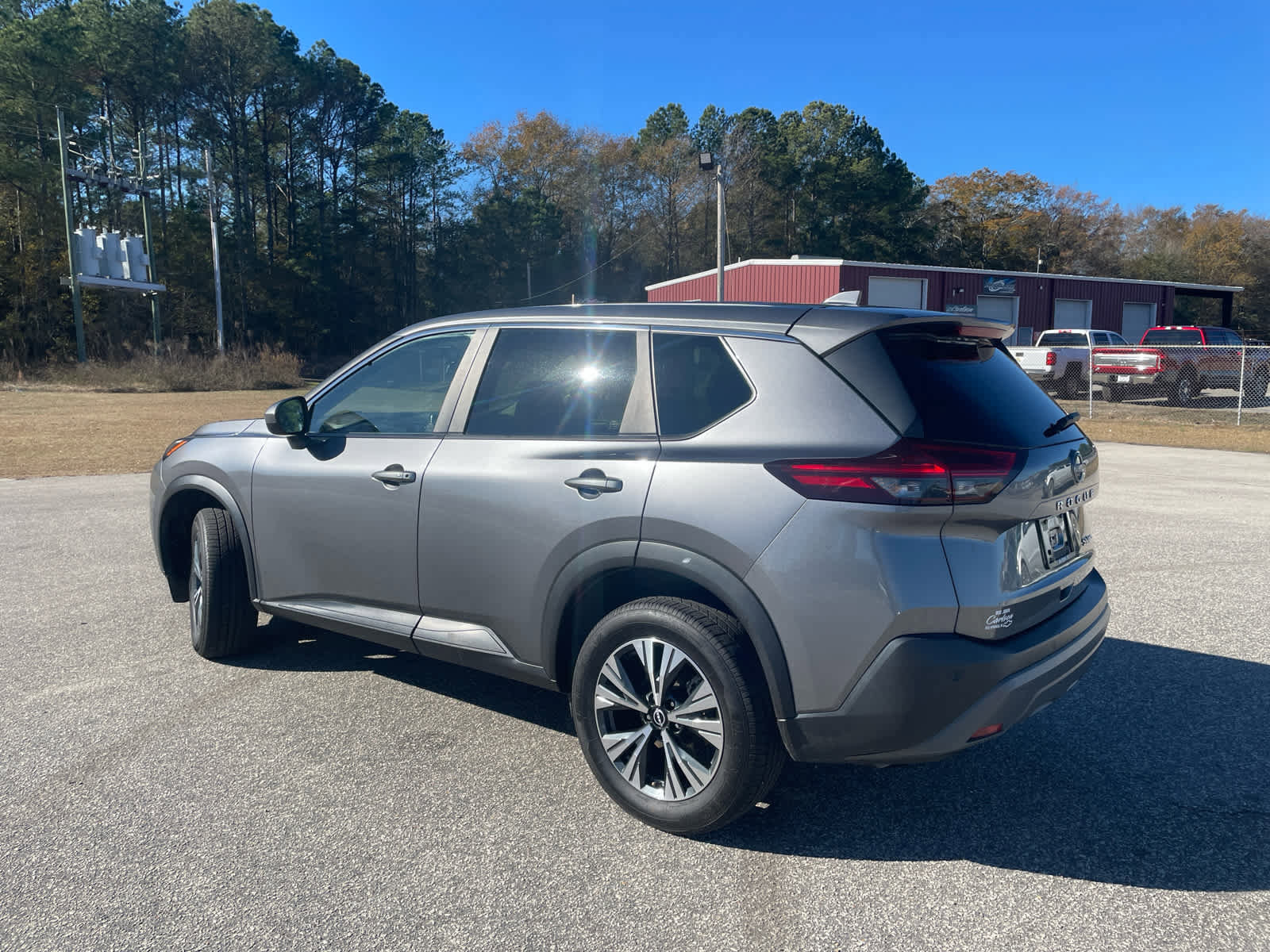 Used 2023 Nissan Rogue SV image 5