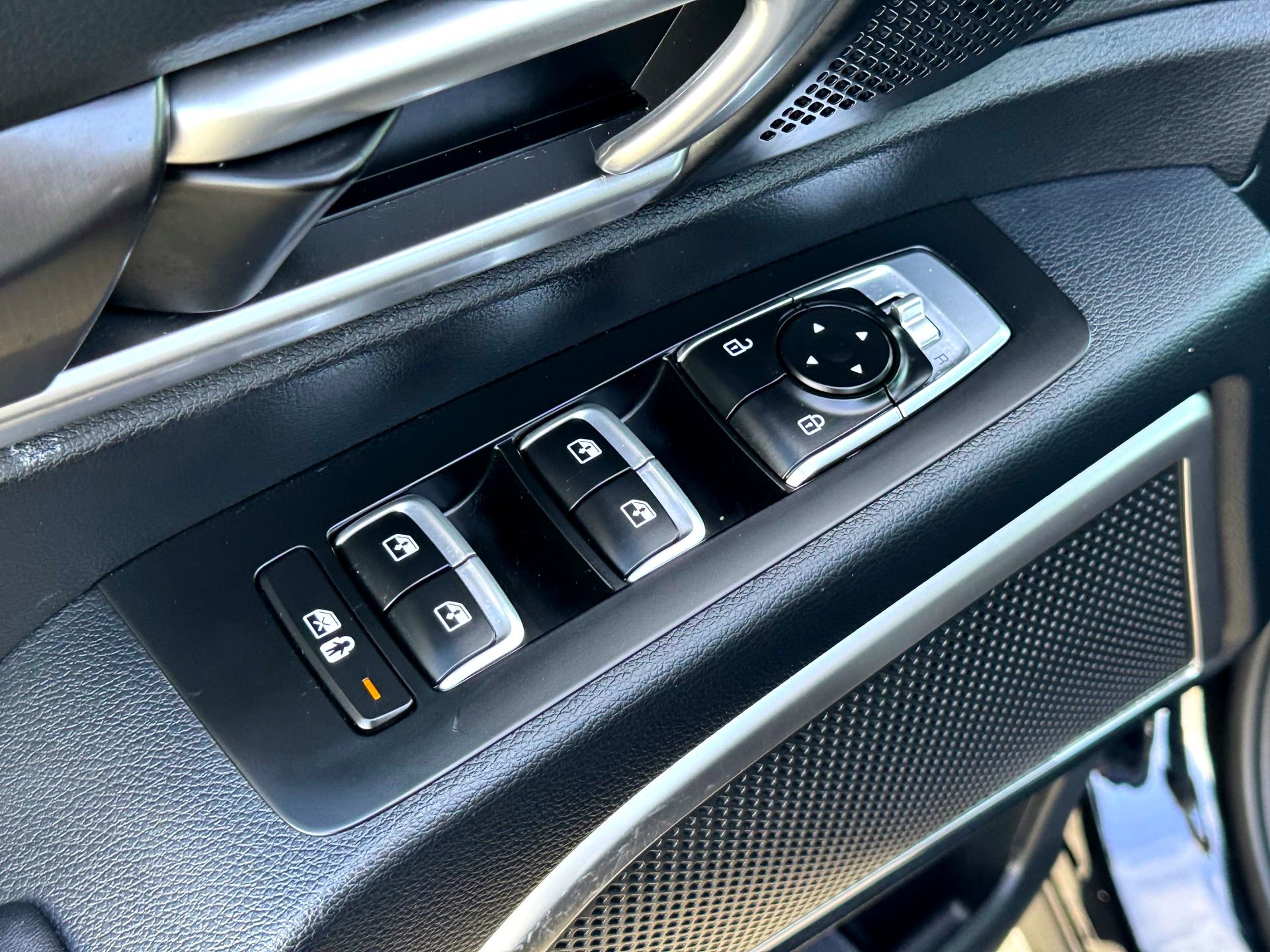 Used 2024 Kia Telluride S image 14