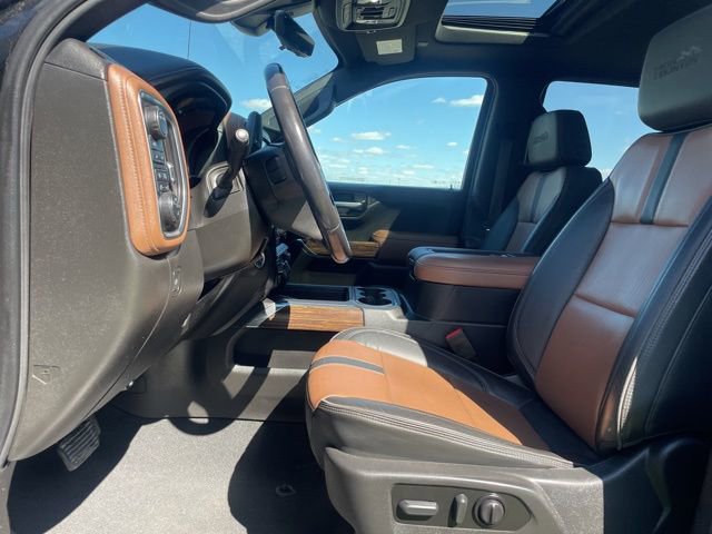 Used 2022 Chevrolet Silverado 1500 High Country w/ Technology Package AWD/4WD image 8
