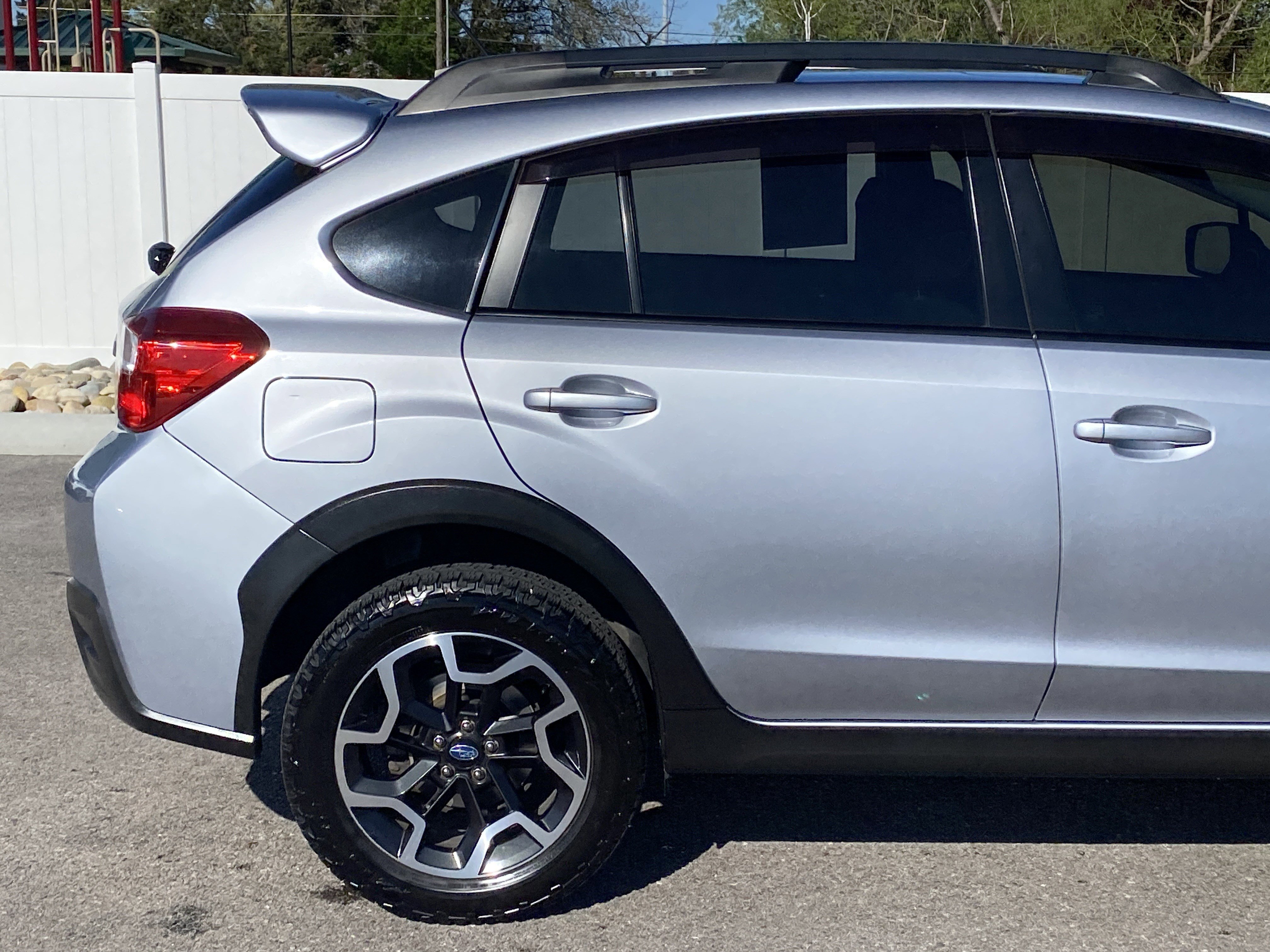 Used 2016 Subaru Crosstrek 2.0i Premium w/ Moonroof Package image 6