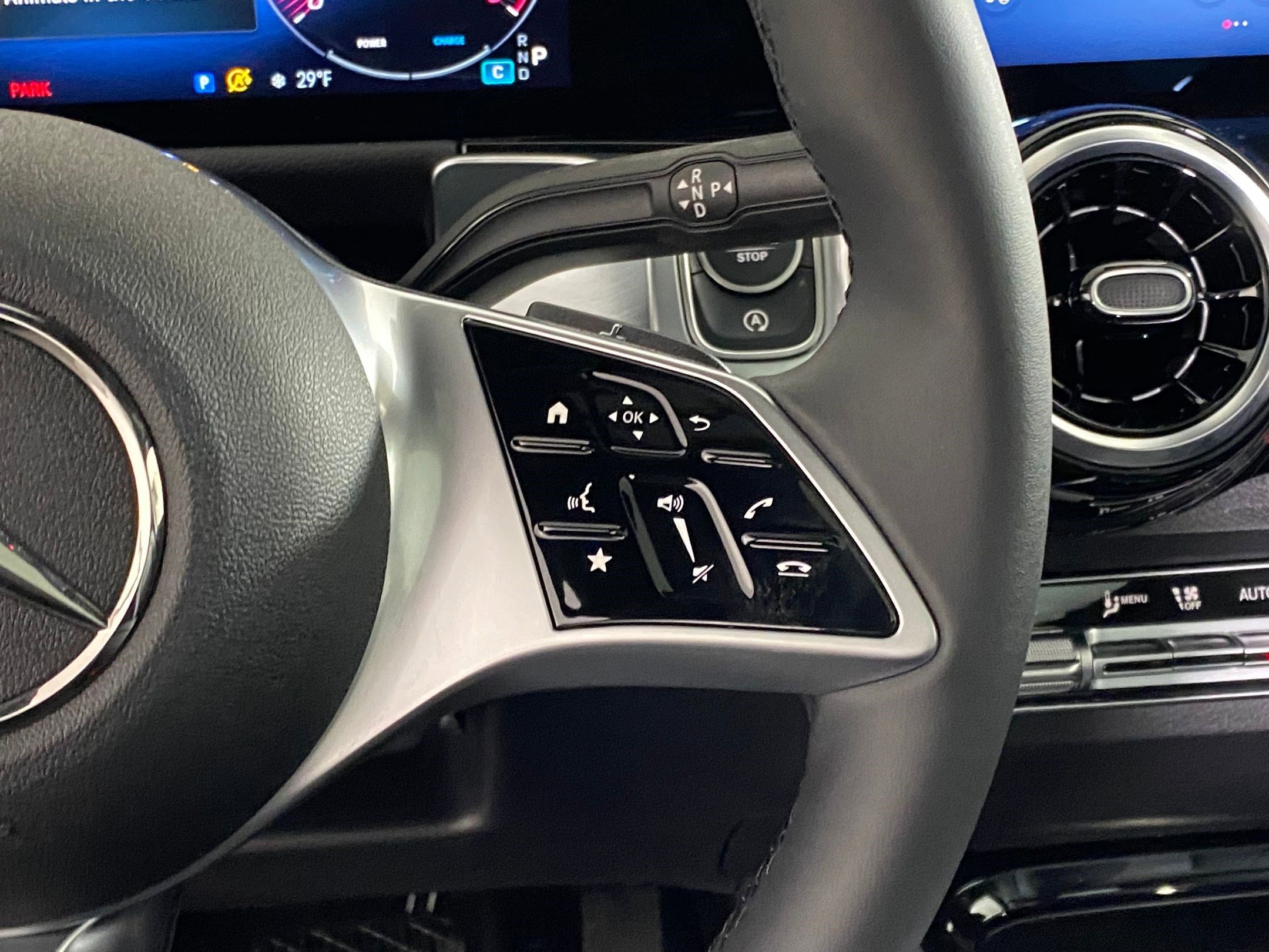 Used 2026 Mercedes-Benz GLB 250 4MATIC image 30