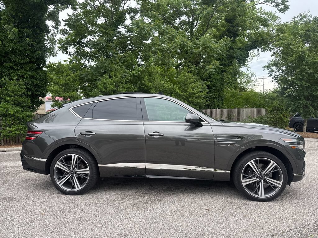 Used 2025 Genesis GV80 3.5T e-SC AWD/4WD image 11