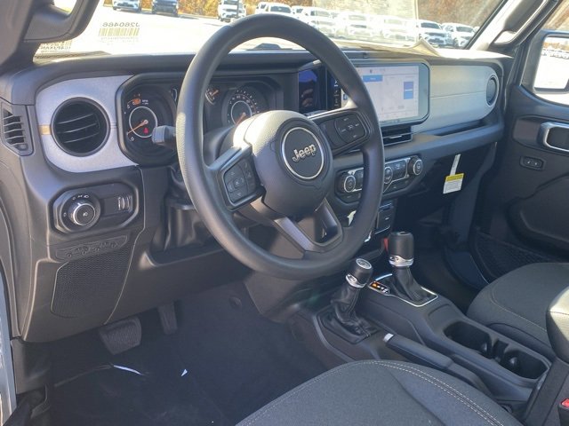 New 2026 Chevrolet Corvette Stingray Convertible w/ 1LT image 32