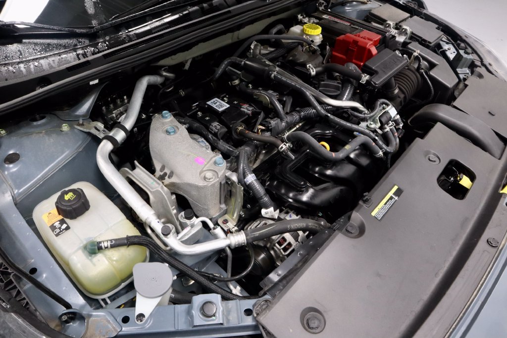 Certified 2025 Nissan Sentra SR FWD image 18