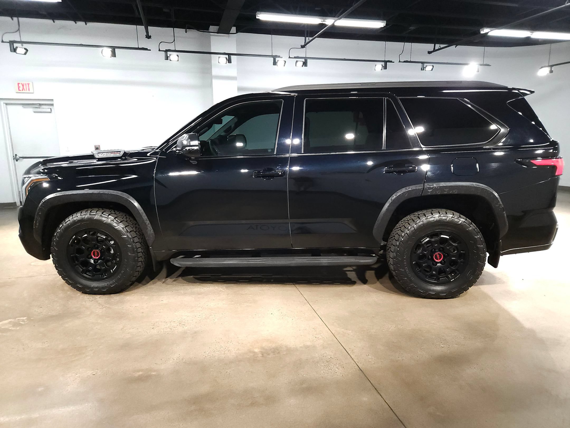 Used 2024 Toyota Sequoia TRD Pro AWD/4WD image 4