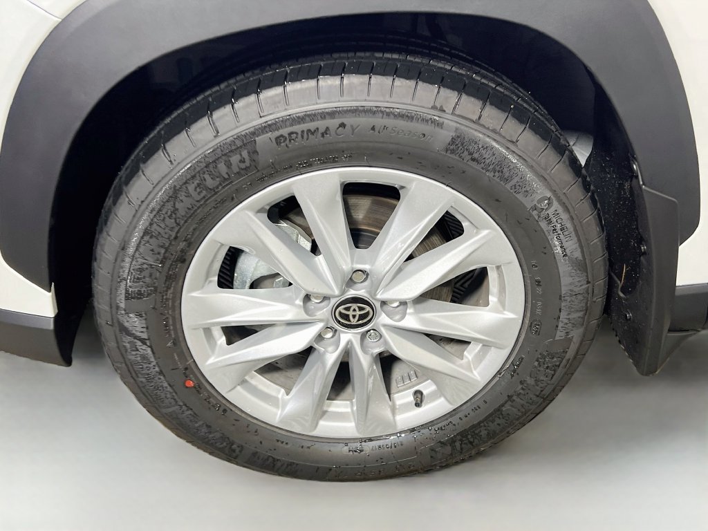 New 2026 Toyota Corolla Cross LE FWD image 11