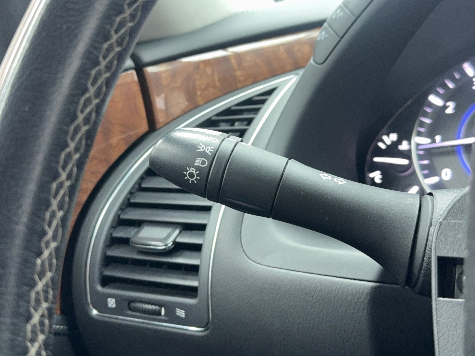 Used 2019 INFINITI QX80 Luxe w/ Proassist Package RWD image 36